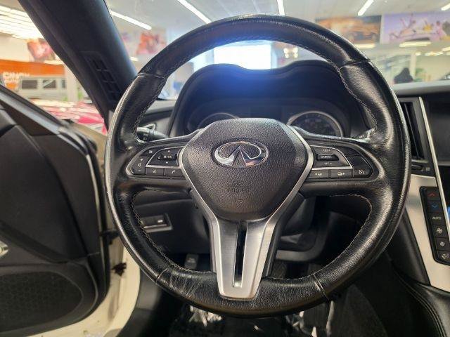 Used 2018 INFINITI Q60 3.0t Luxe w/ Sensory Package 3.0T Luxe AWD/4WD image 11