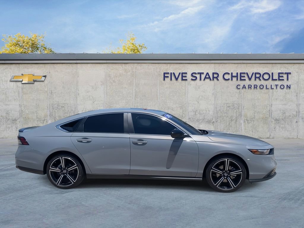 Used 2025 Honda Accord Sport image 9