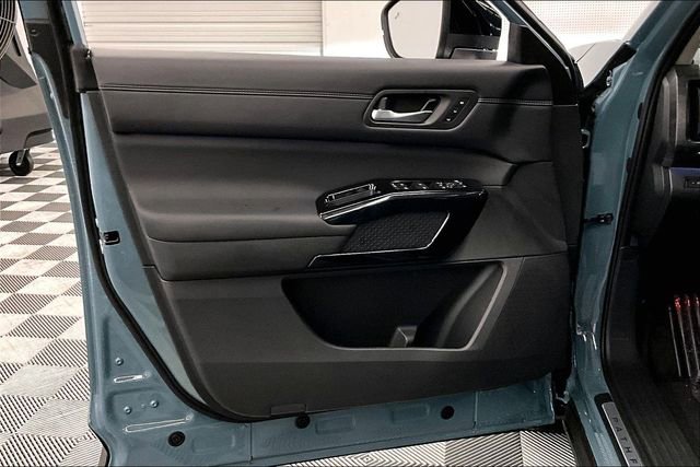 New 2026 Nissan Pathfinder Platinum AWD/4WD image 34
