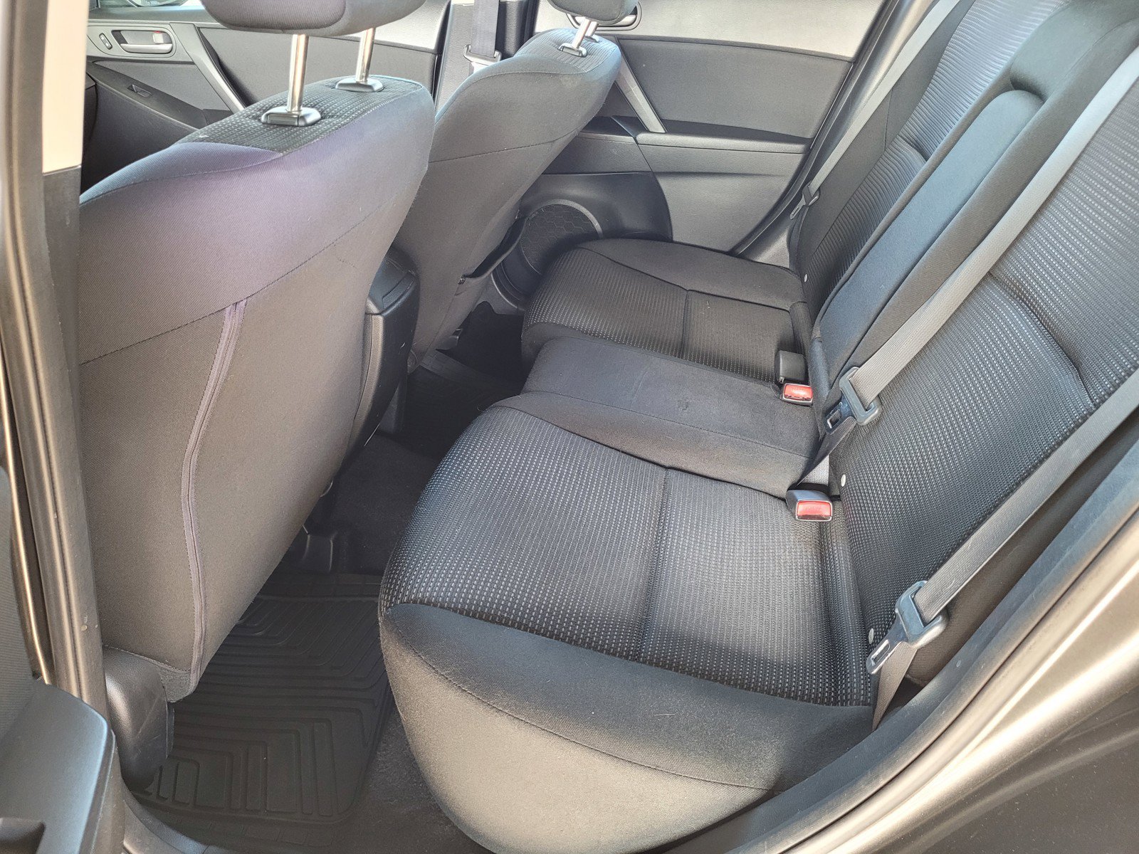 Used 2012 MAZDA MAZDA3 i Touring FWD image 6
