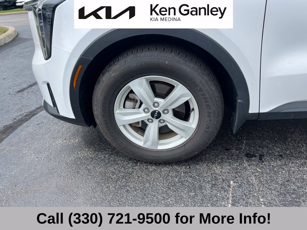Certified 2026 Kia Sorento LX FWD image 17