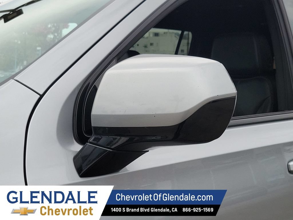 Used 2024 Chevrolet Suburban RST RWD image 19