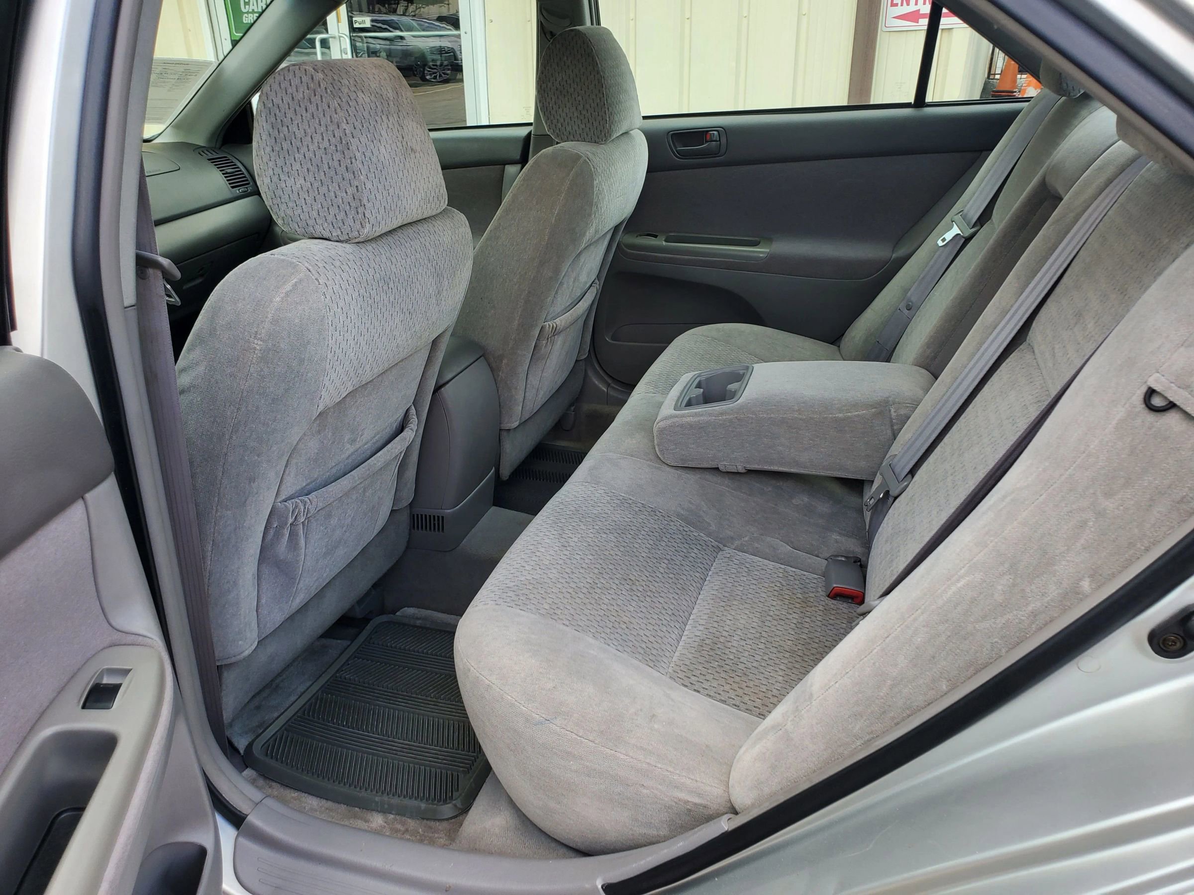 Used 2004 Toyota Camry LE image 25