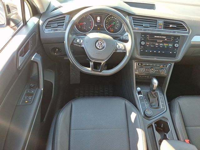 Used 2020 Volkswagen Tiguan SE AWD/4WD image 12