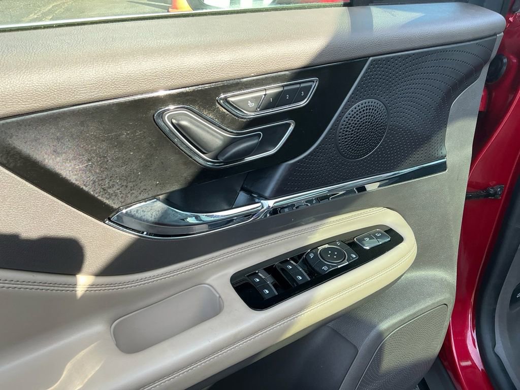 Used 2024 Lincoln Corsair Reserve w/ Equipment Group 201A image 16