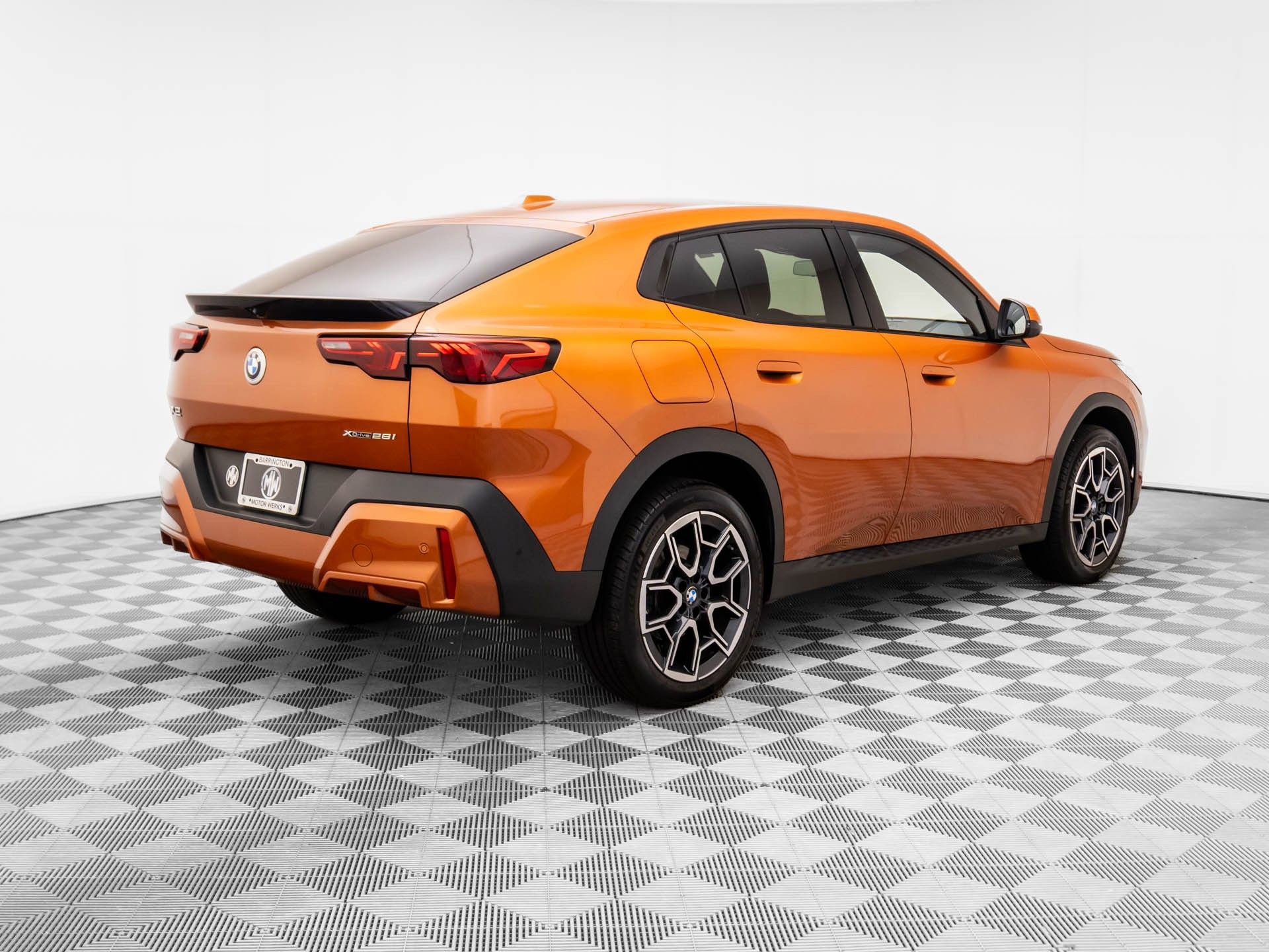 Certified 2025 BMW X2 xDrive28i image 5