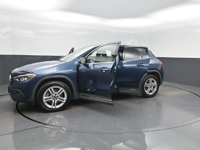 Used 2023 Mercedes-Benz GLA 250 4MATIC w/ Premium Package image 38