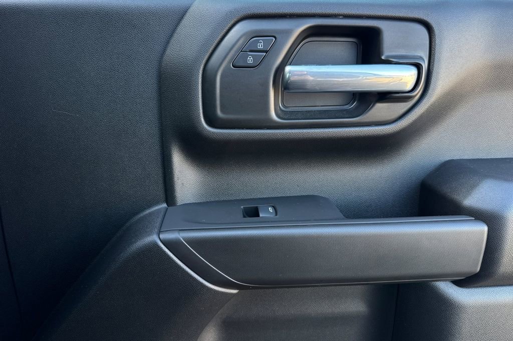 Certified 2025 Chevrolet Silverado 1500 Custom image 19