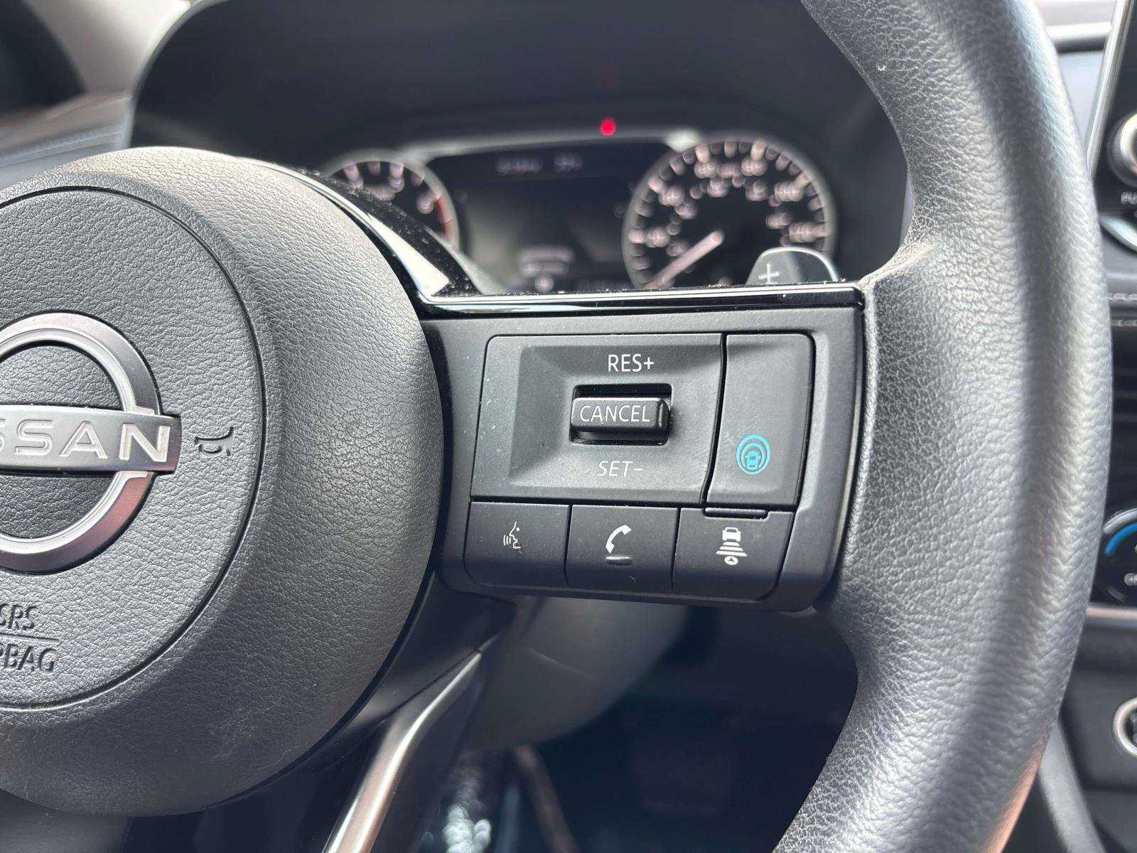 Used 2022 Nissan Rogue SV AWD/4WD image 22