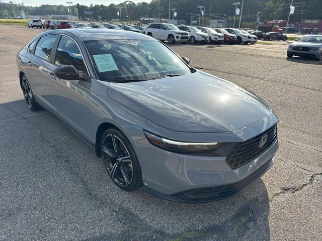 Used 2023 Honda Accord Sport image 3