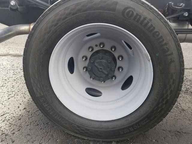 New 2025 Ford F550 2WD Regular Cab Super Duty image 28