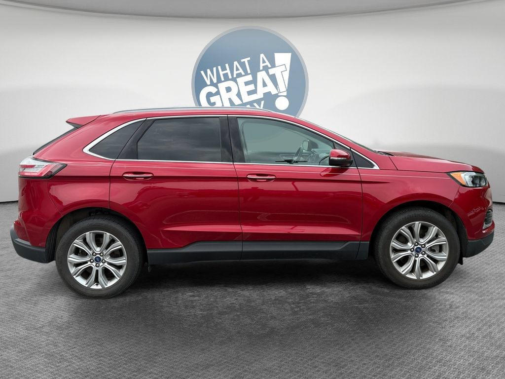 Certified 2022 Ford Edge Titanium AWD/4WD image 2