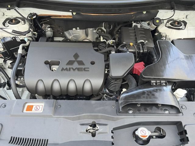Used 2016 Mitsubishi Outlander ES AWD/4WD image 34