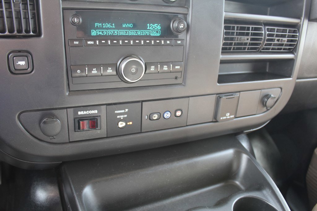 Used 2016 Chevrolet Express 4500 Extended image 17