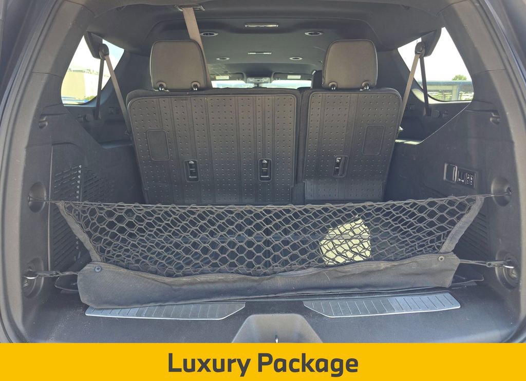 Used 2022 Chevrolet Suburban Z71 w/ Luxury Package image 8