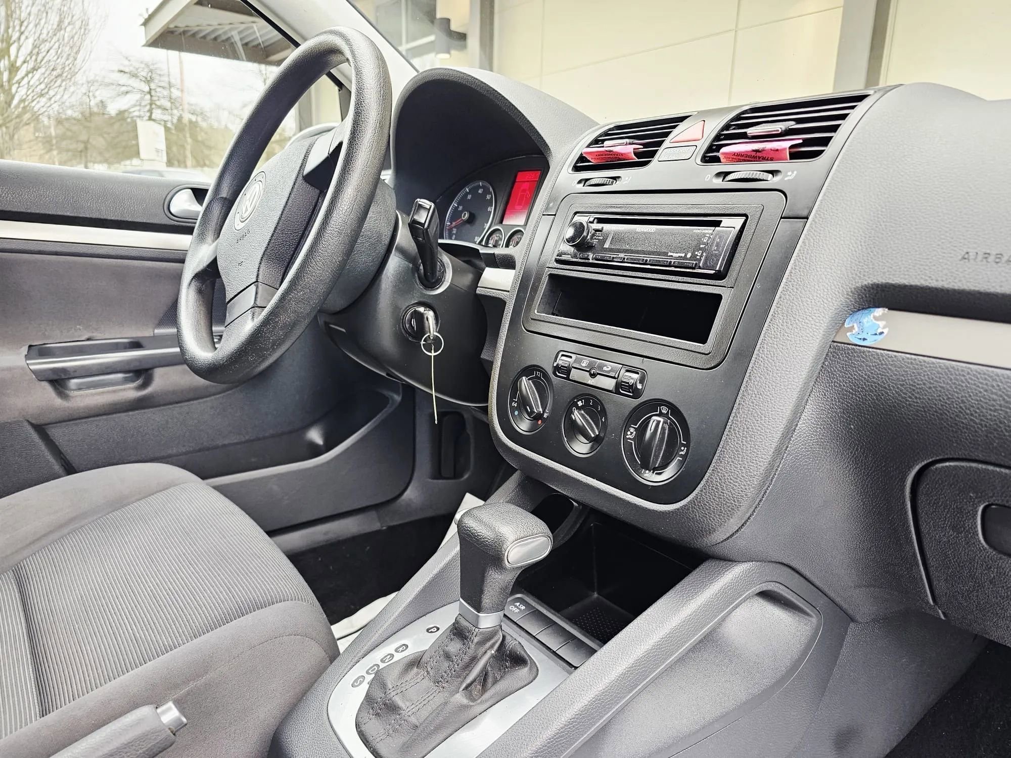 Used 2008 Volkswagen Rabbit S image 12