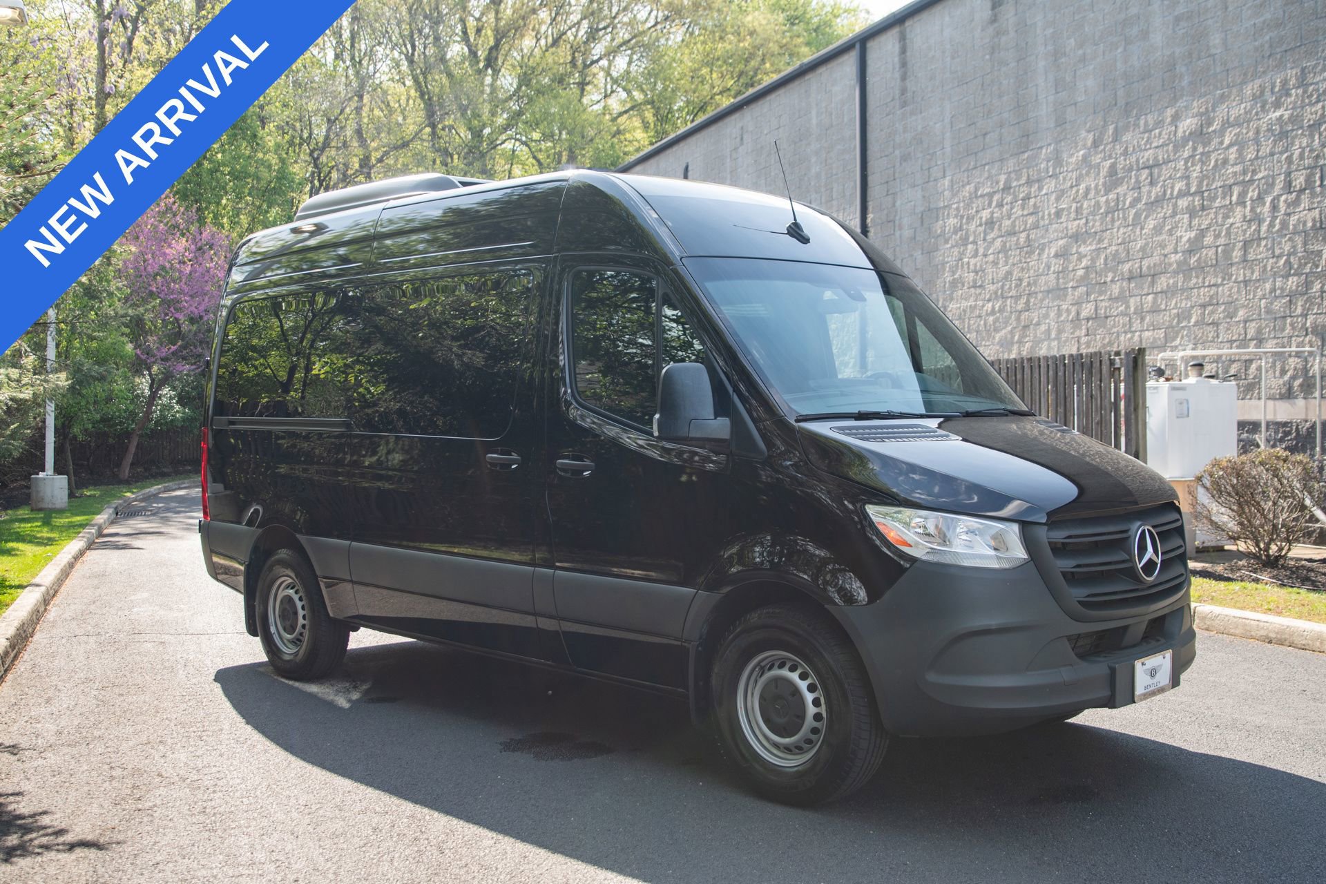 Used 2024 Mercedes-Benz Sprinter 2500 image 2
