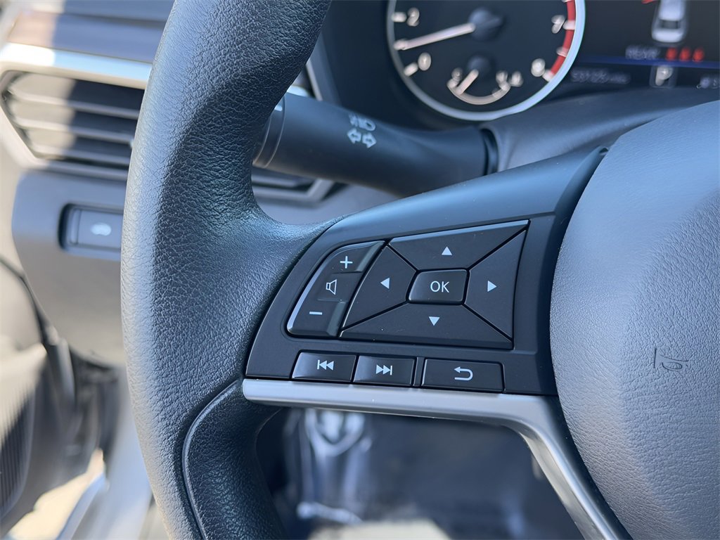 Used 2023 Nissan Altima 2.5 SV image 16