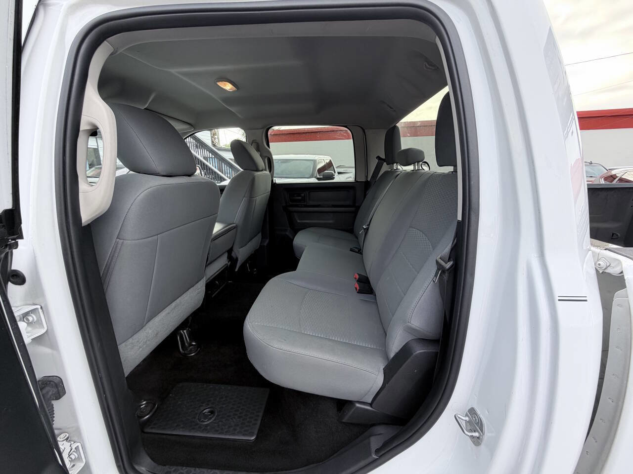 Used 2015 RAM 2500 Tradesman w/ Chrome Appearance Group AWD/4WD image 13
