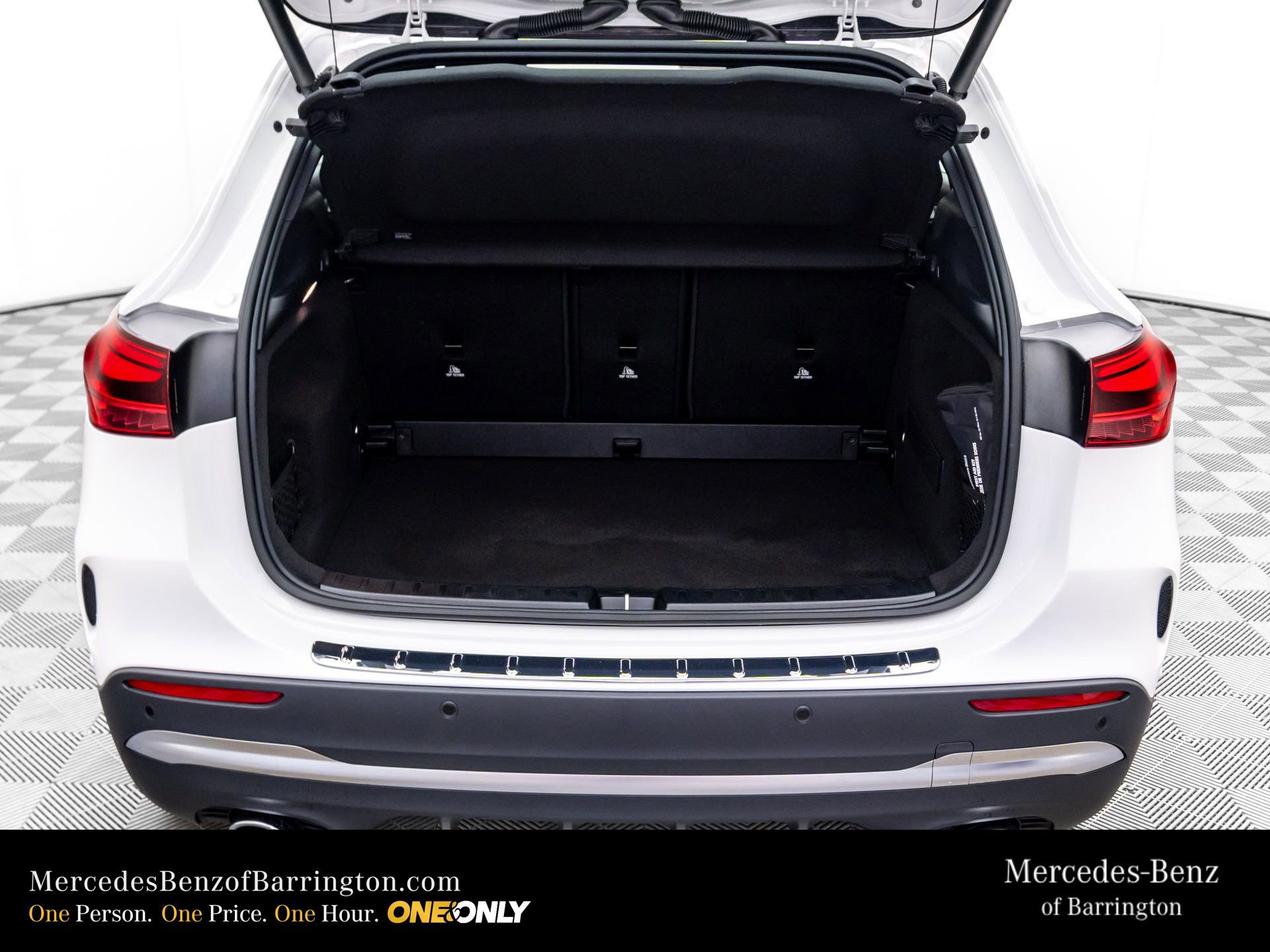 New 2026 Mercedes-Benz GLA 35 AMG 4MATIC image 32