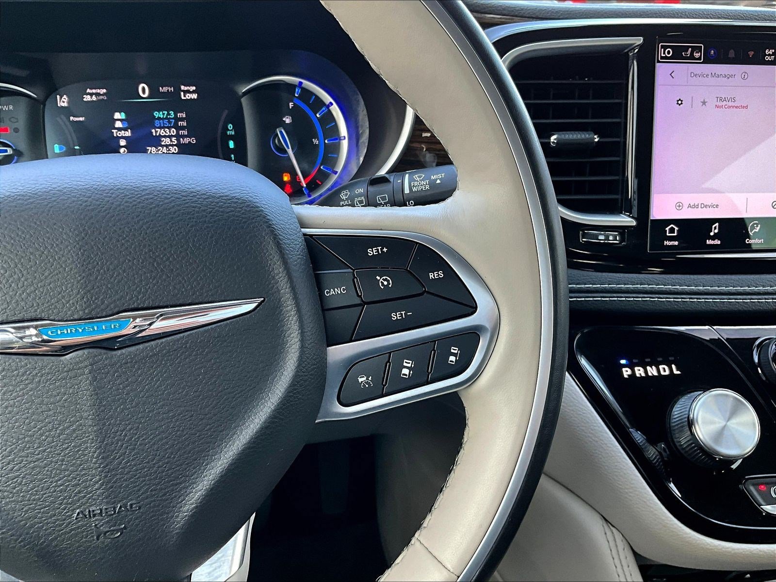 Used 2021 Chrysler Pacifica Limited w/ Uconnect Theater Family Group FWD image 11