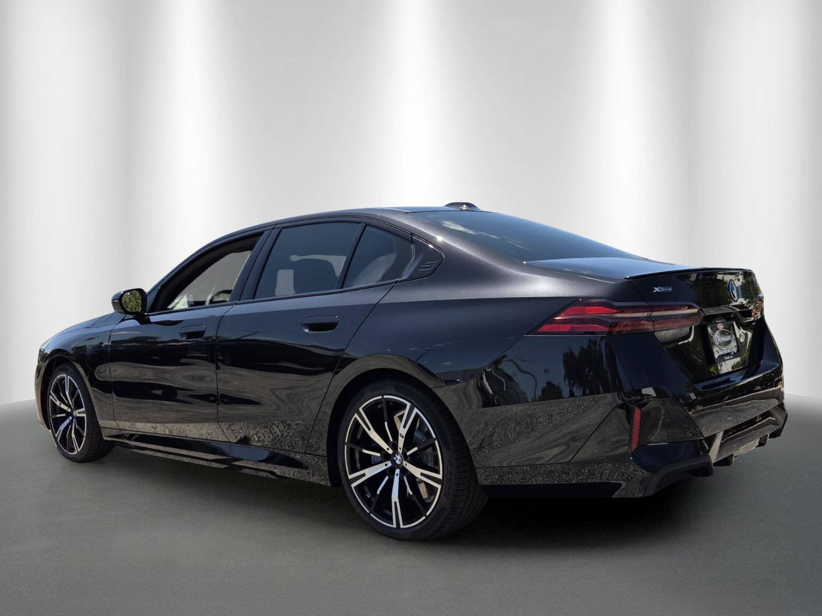 New 2027 BMW 550e xDrive AWD/4WD image 5