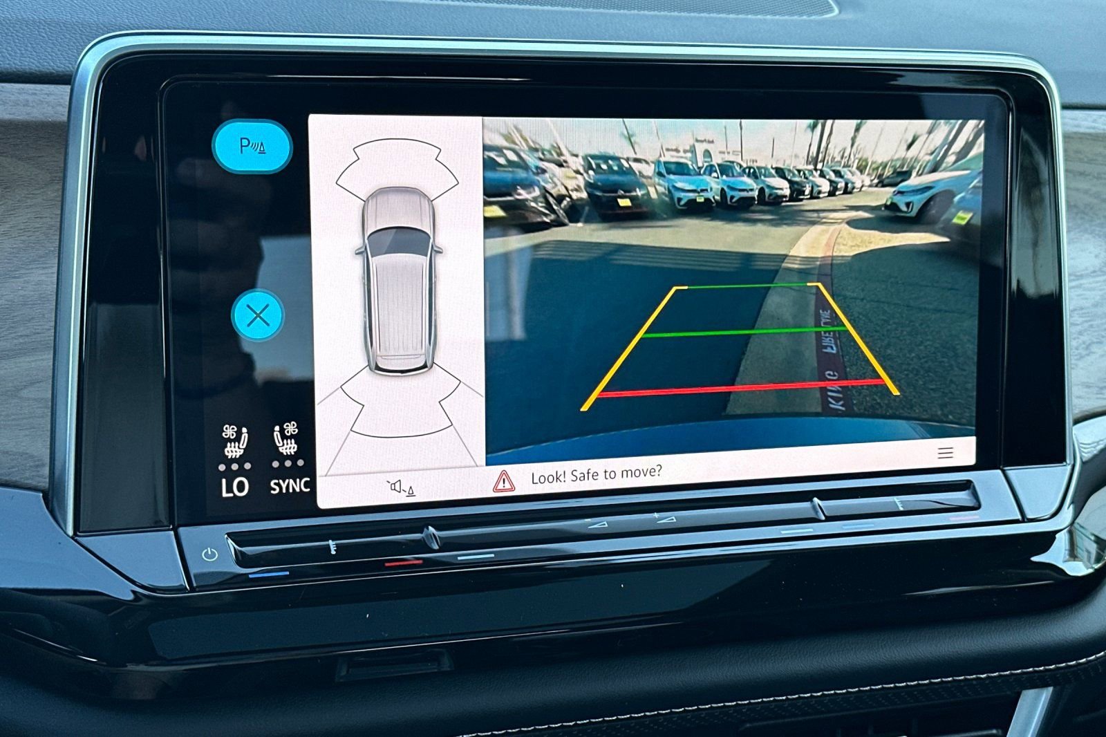 New 2025 Volkswagen Atlas SE image 19