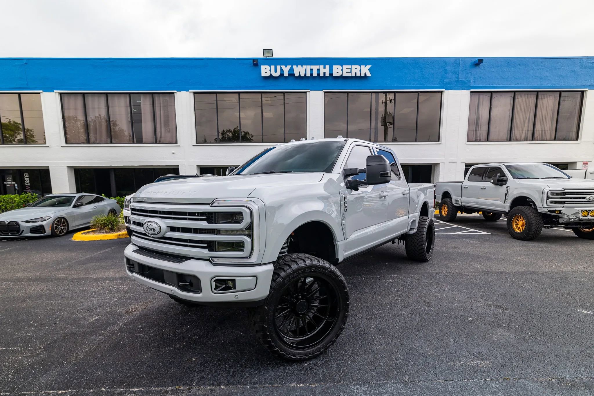 Used 2025 Ford F250 Platinum image 1