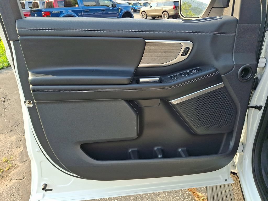 Used 2025 Ford Expedition Max Platinum AWD/4WD image 12