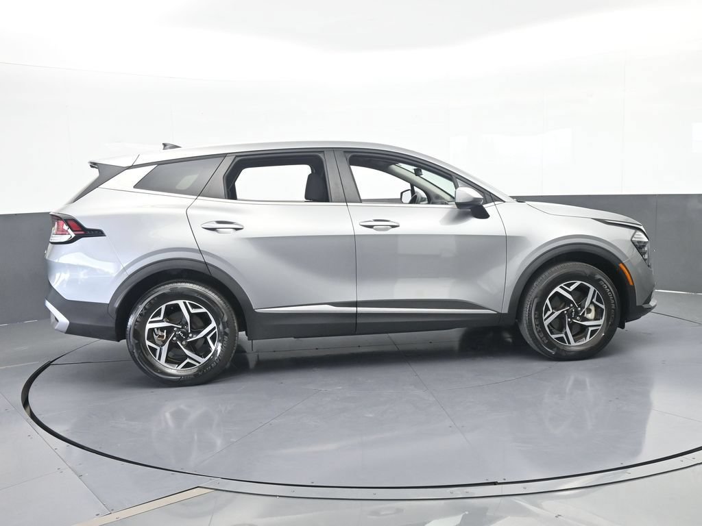 Used 2024 Kia Sportage LX AWD/4WD image 7