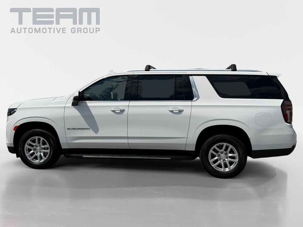 Used 2022 Chevrolet Suburban LT w/ Luxury Package AWD/4WD image 4