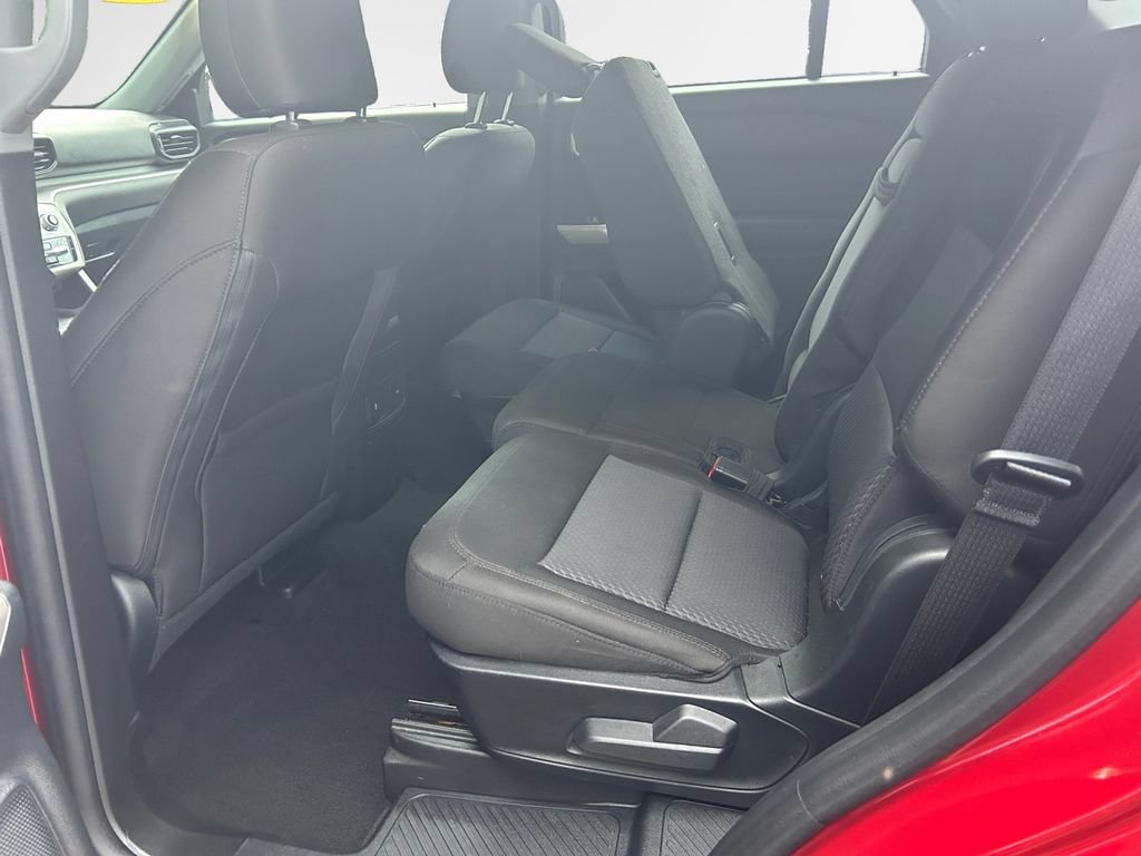 Used 2023 Ford Explorer XLT AWD/4WD image 14