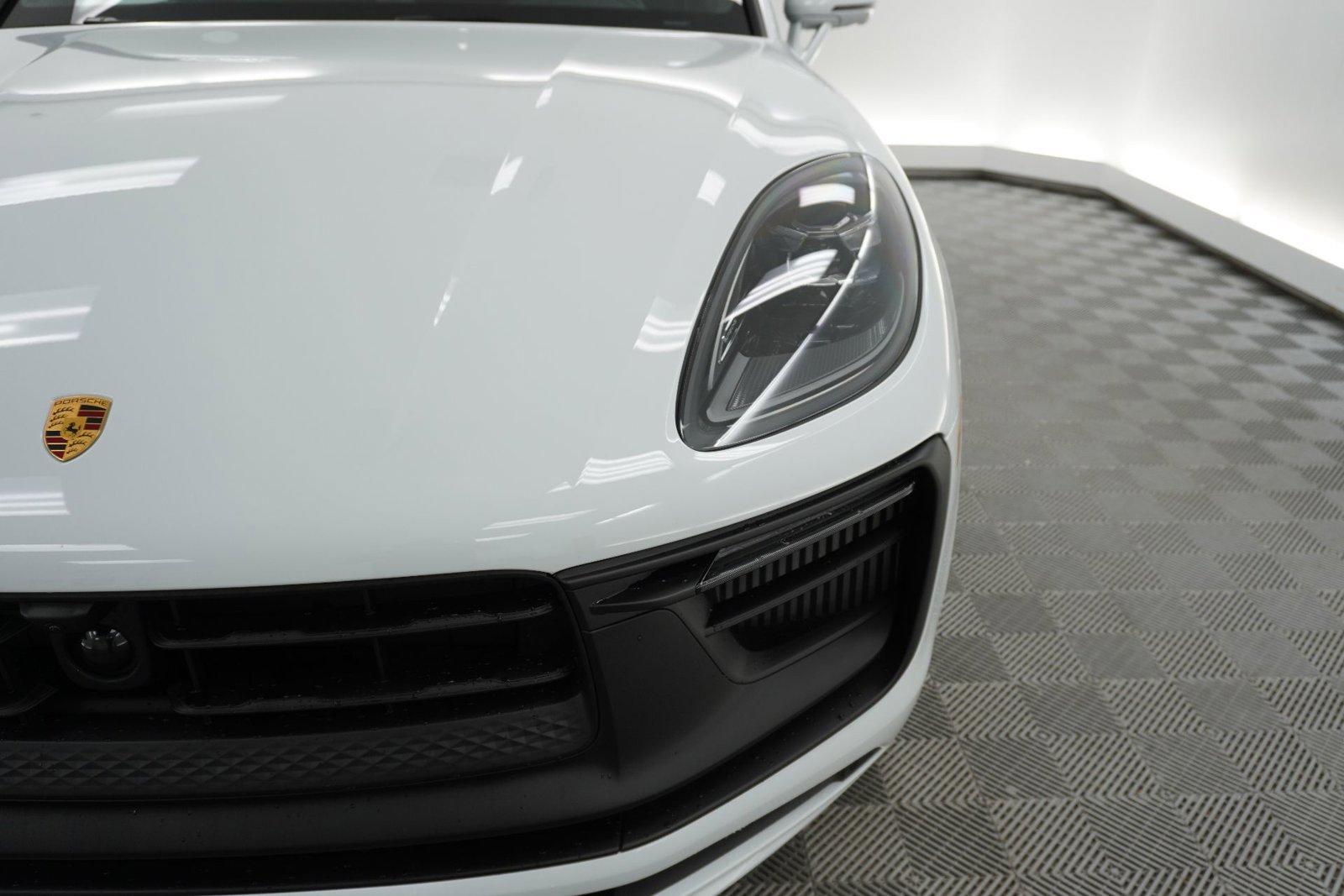 Used 2026 Porsche Macan GTS image 11