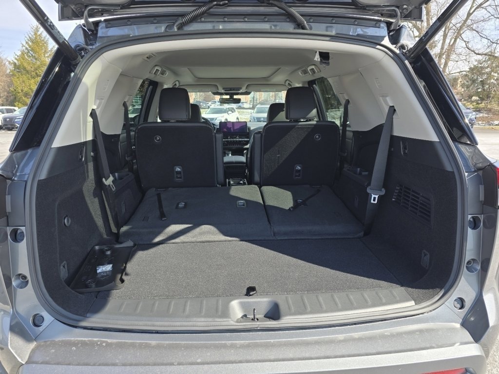 New 2026 Nissan Pathfinder SL image 10