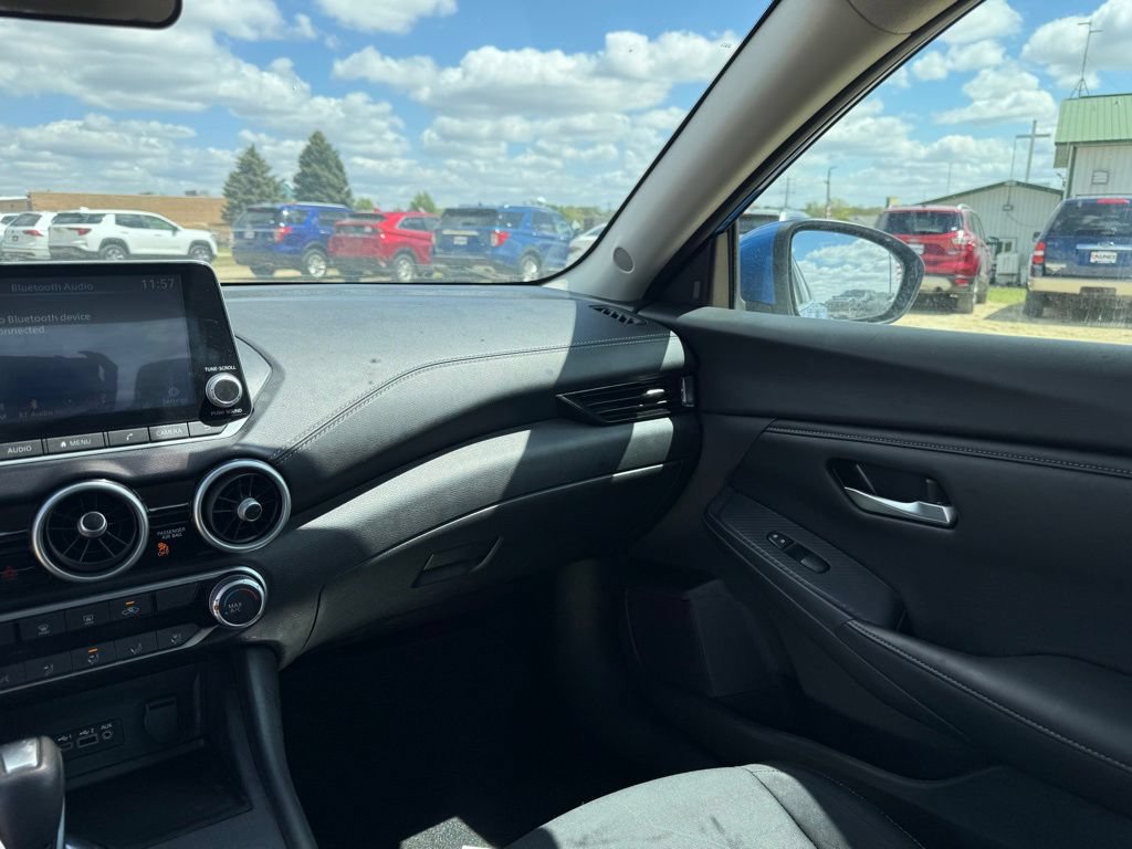 Used 2025 Nissan Sentra SV FWD image 40