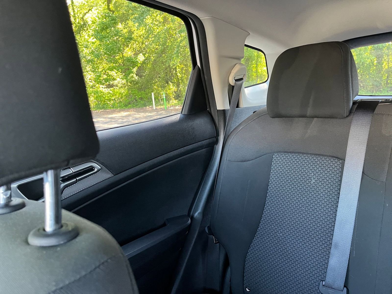 Used 2025 Kia Sportage LX FWD image 38