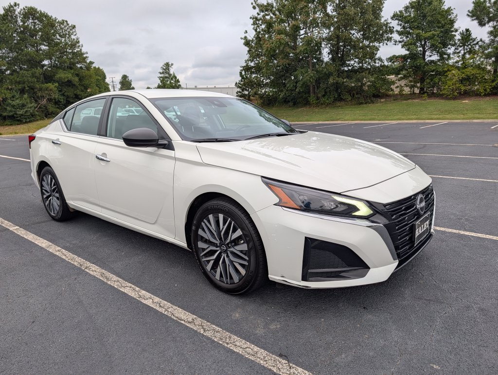 Used 2025 Nissan Altima 2.5 SV