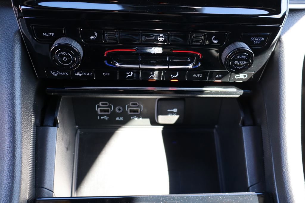 Used 2024 Jeep Grand Cherokee L Altitude image 21