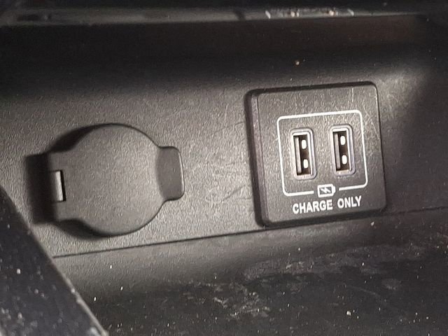 Used 2018 Nissan Pathfinder SV image 26