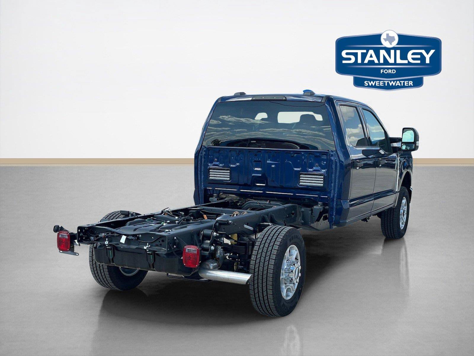 New 2027 Ford F350 XLT w/ XLT Value Package AWD/4WD image 8