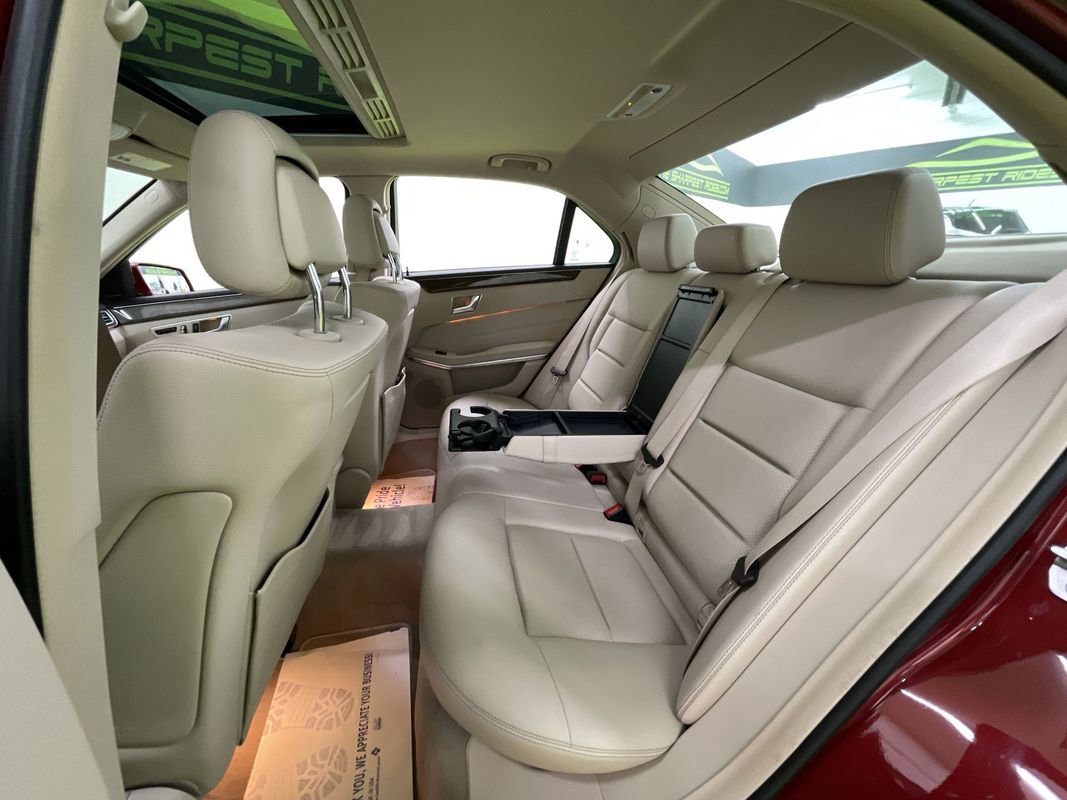 Used 2015 Mercedes-Benz E 250 BlueTEC Sedan w/ Premium 1 Package image 28