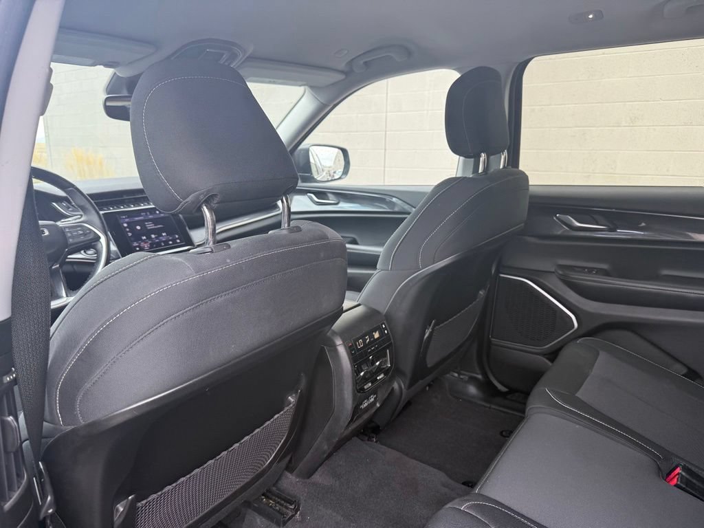Used 2021 Jeep Grand Cherokee L Laredo w/ Luxury Tech Group I AWD/4WD image 24