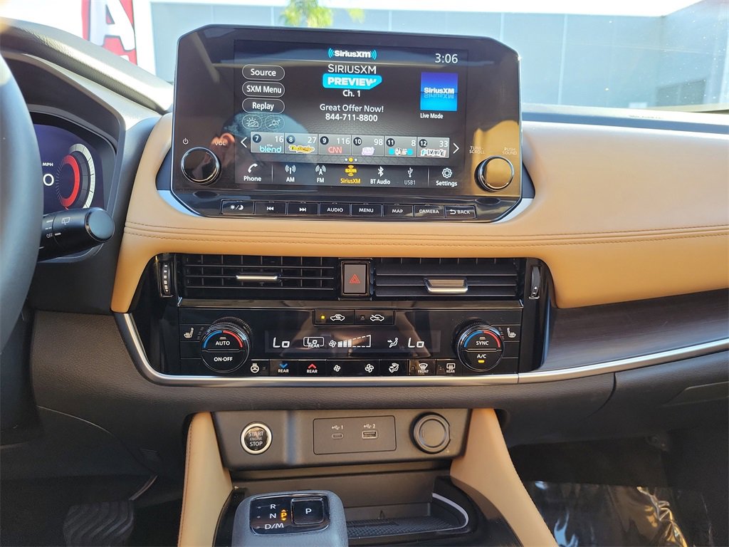 Used 2022 Nissan Rogue Platinum w/ Head-Up Display Package image 12