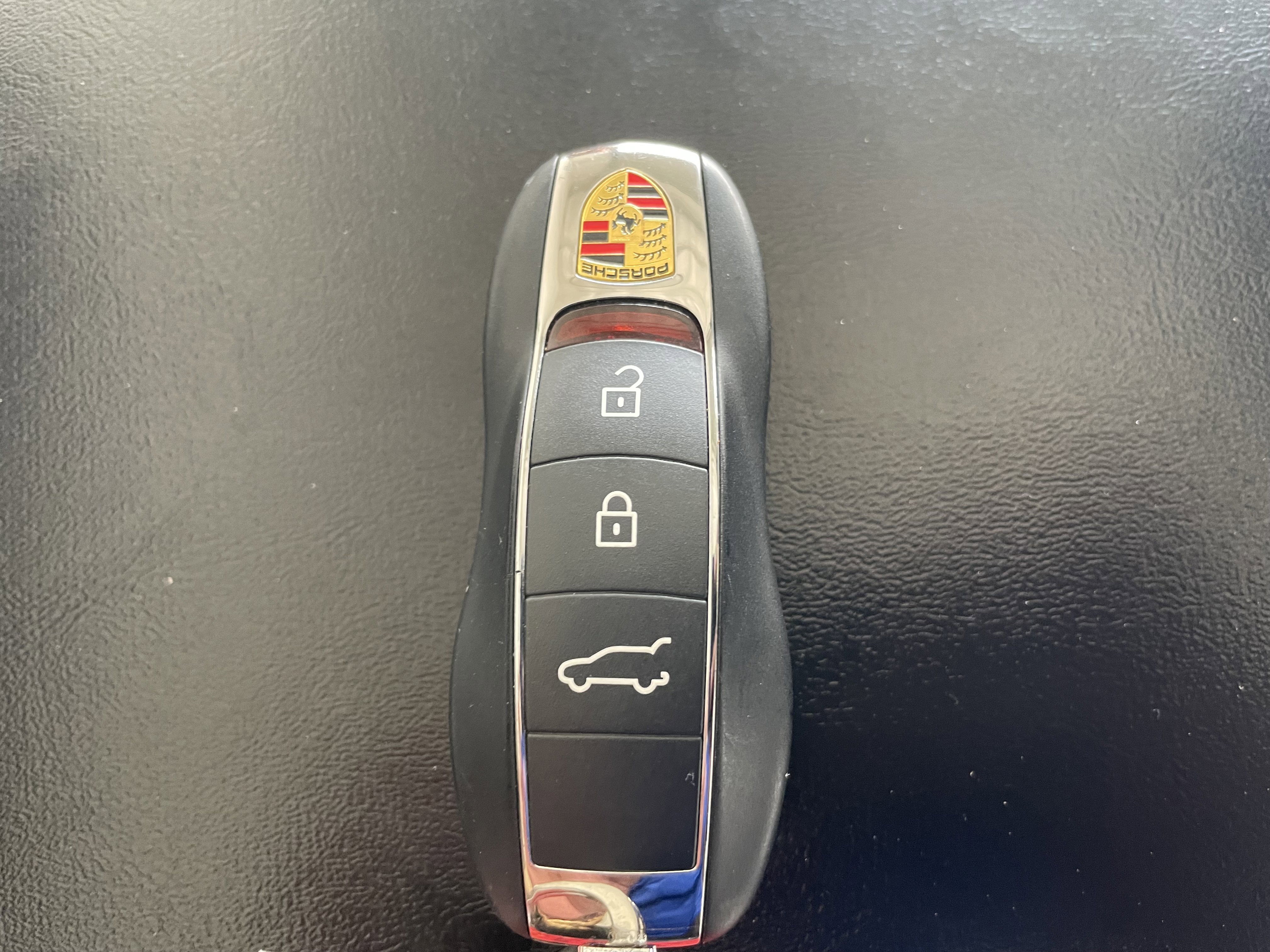 Certified 2023 Porsche Macan image 25