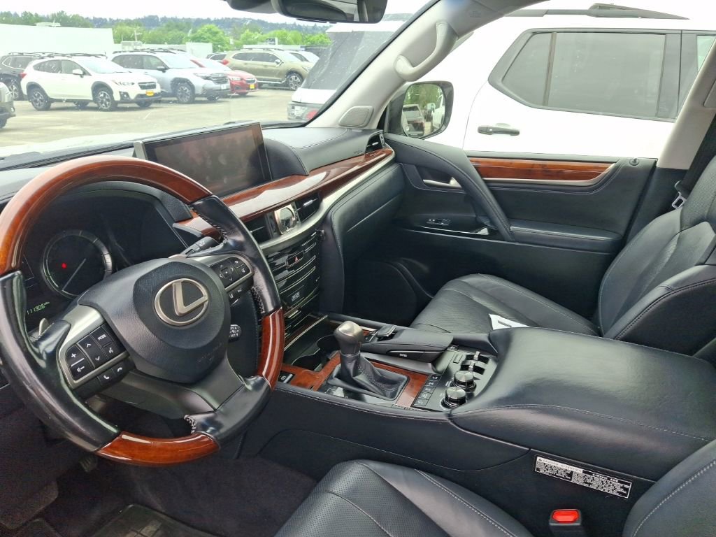 Used 2017 Lexus LX 570 4WD w/ Luxury Package image 13