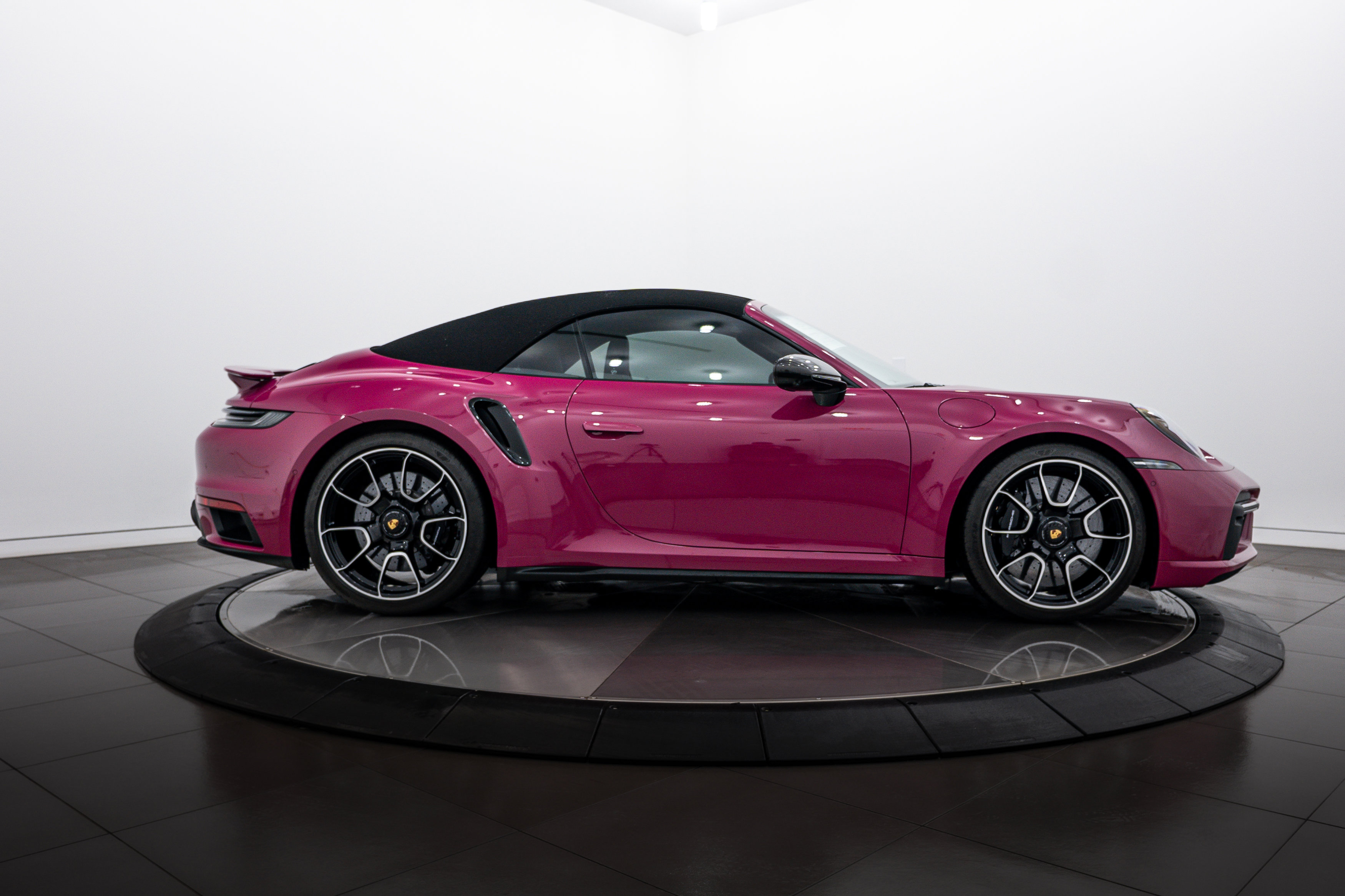 Certified 2024 Porsche 911 Turbo S image 28