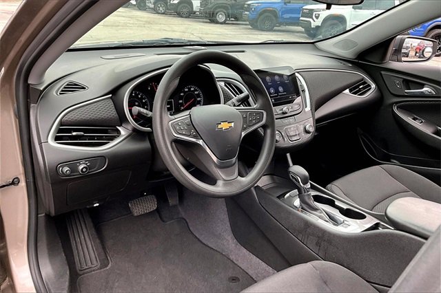 Used 2023 Chevrolet Malibu LS image 17