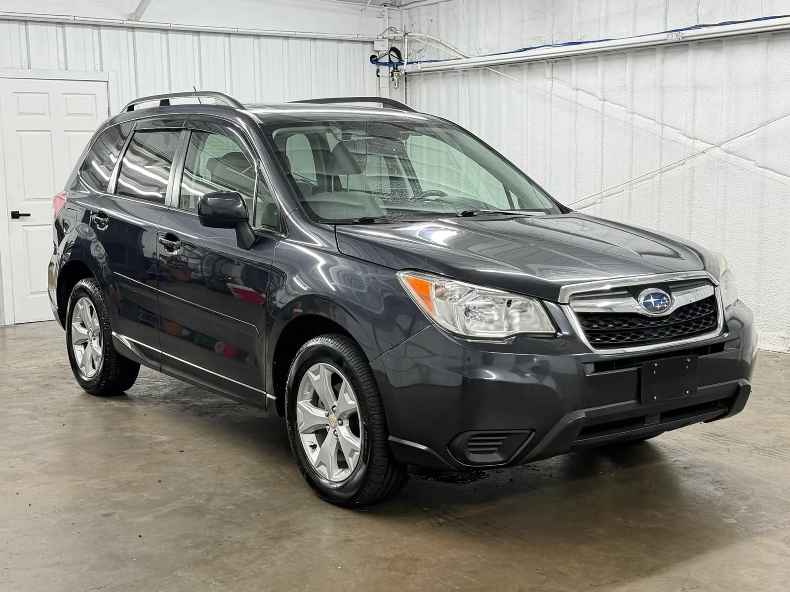 Used 2015 Subaru Forester 2.5i Premium AWD/4WD image 2