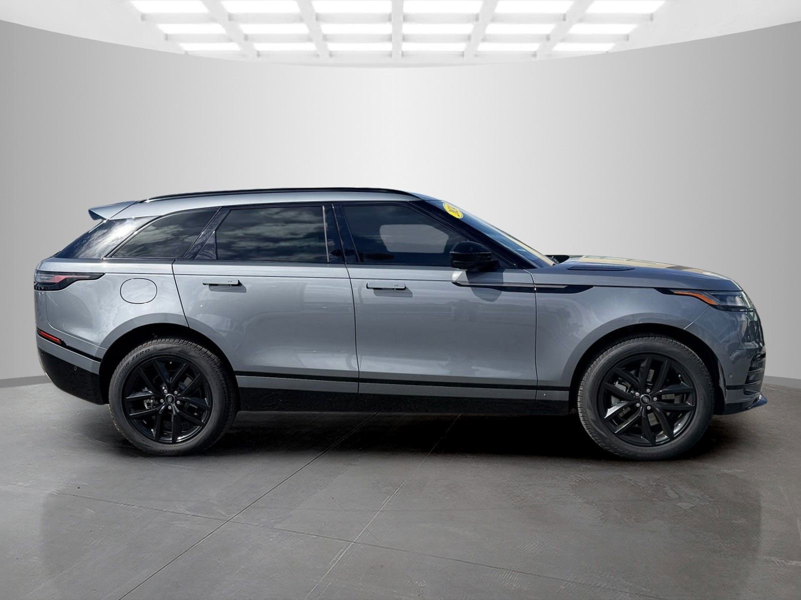 Used 2024 Land Rover Range Rover Velar Dynamic SE AWD/4WD image 4