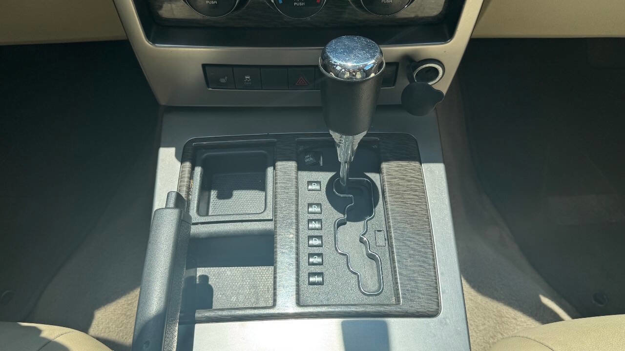 Used 2011 Jeep Liberty Limited image 12